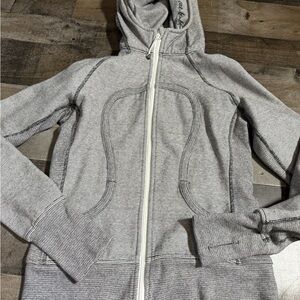 Lululemon Scuba Hoodie Full Zip – Micro Stripe Gray White –‎ Embroidered Hood